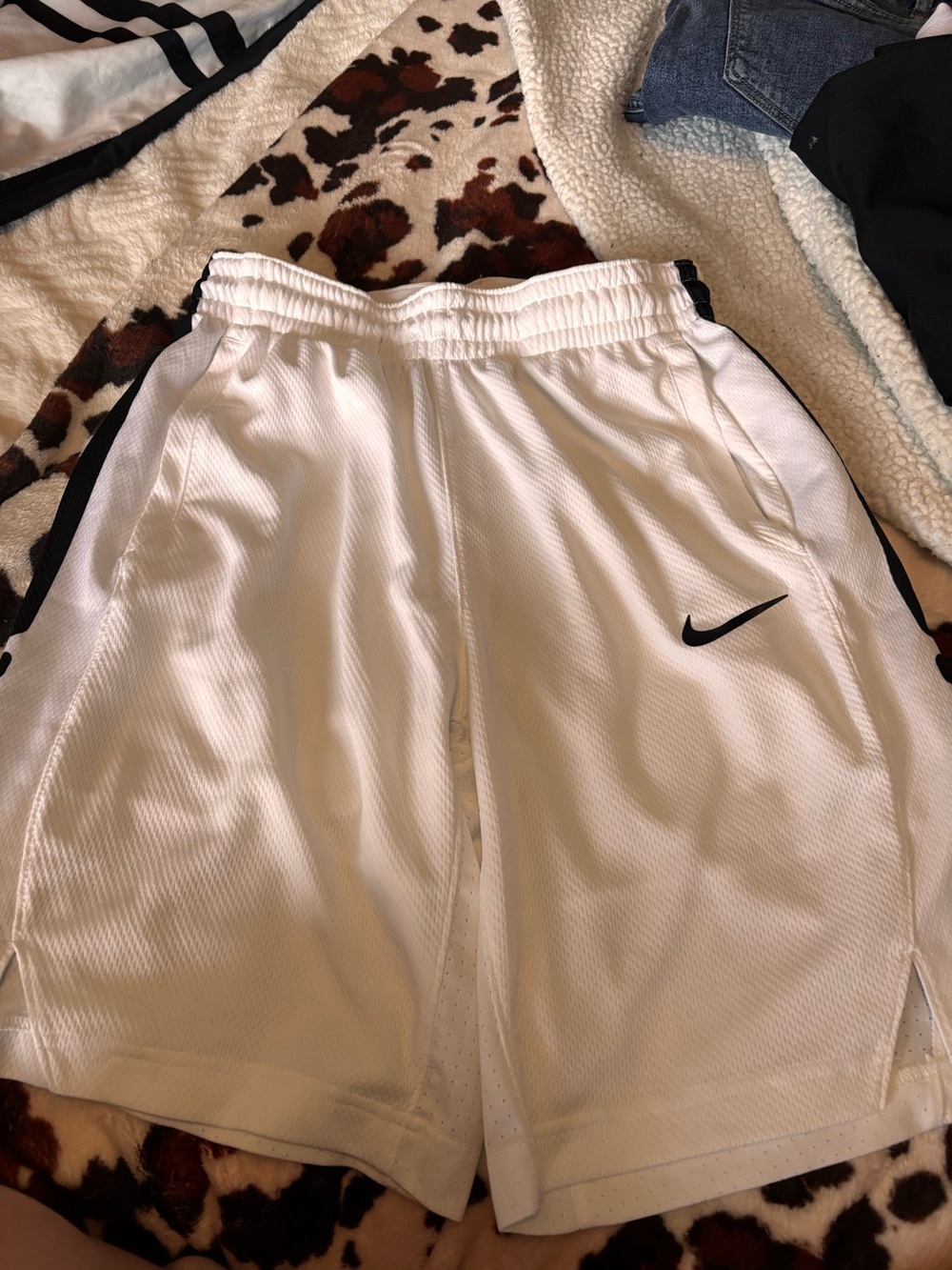 Nike Men’s White Athletic Shorts with Black Swoosh Nike elite